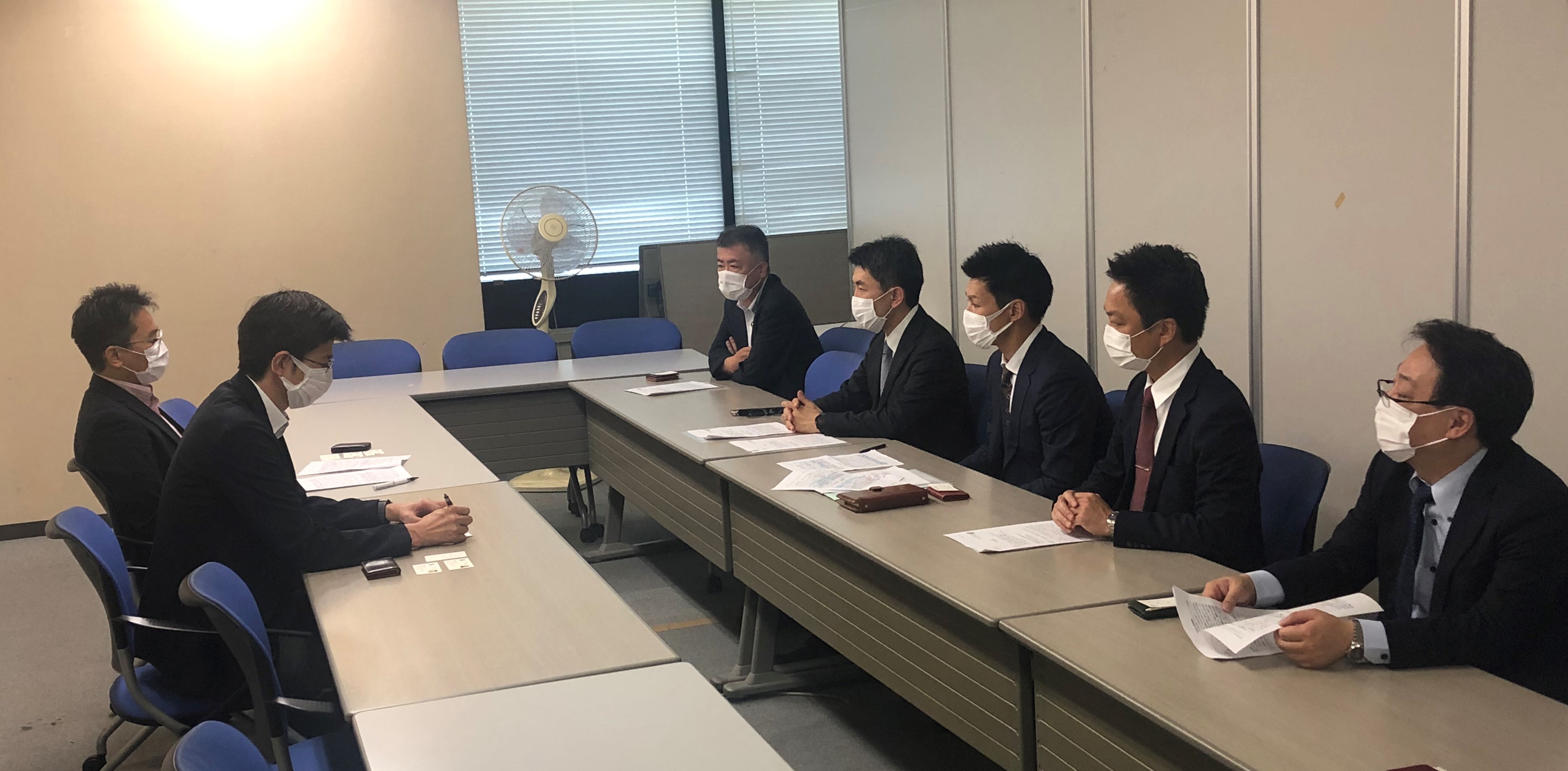 要請活動の様子トリミング
